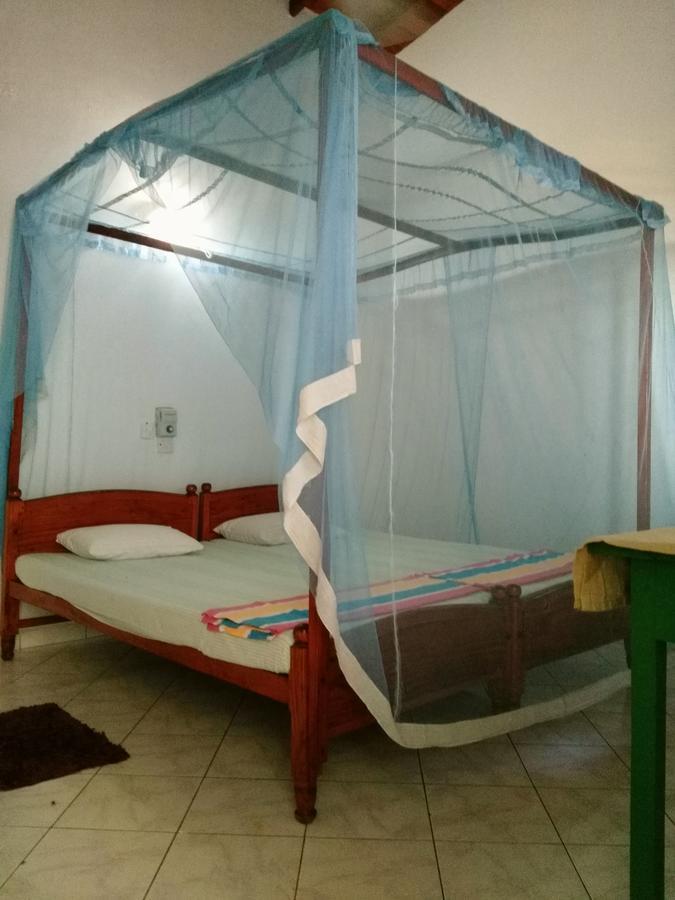 Sunnys Beach Guest House Hikkaduwa Ngoại thất bức ảnh