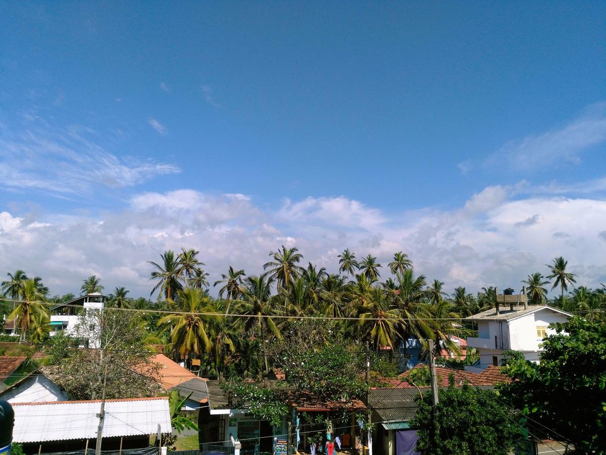 Sunnys Beach Guest House Hikkaduwa Ngoại thất bức ảnh